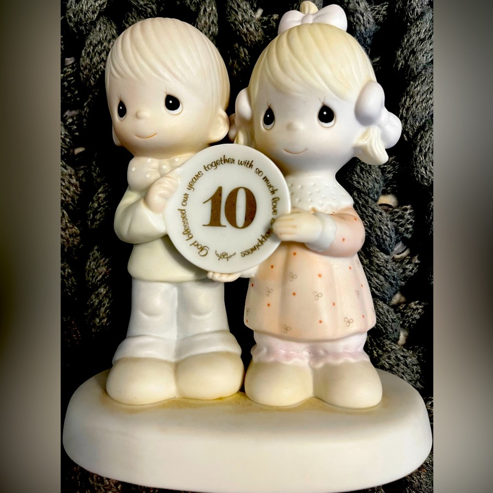Beautiful, Vintage 10th Anniversary Precious Moments Figurine